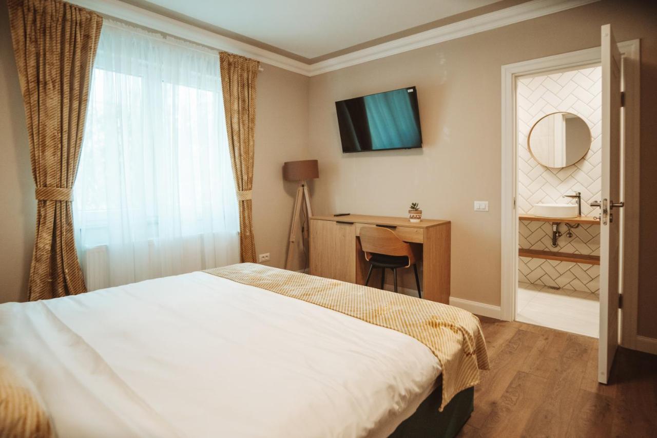 B59 Boutique Hotel Campulung Moldovenesc Luaran gambar