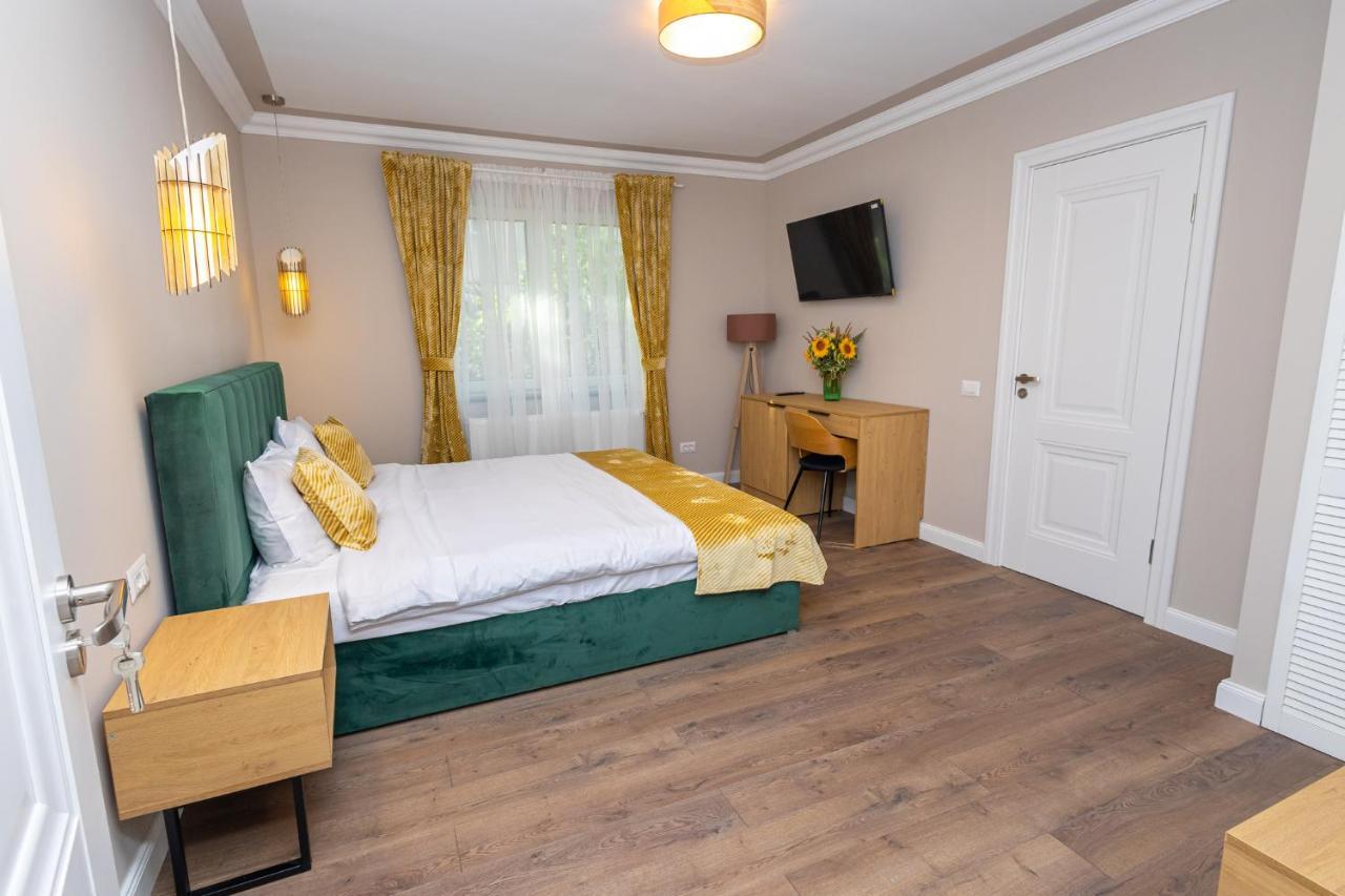 B59 Boutique Hotel Campulung Moldovenesc Luaran gambar