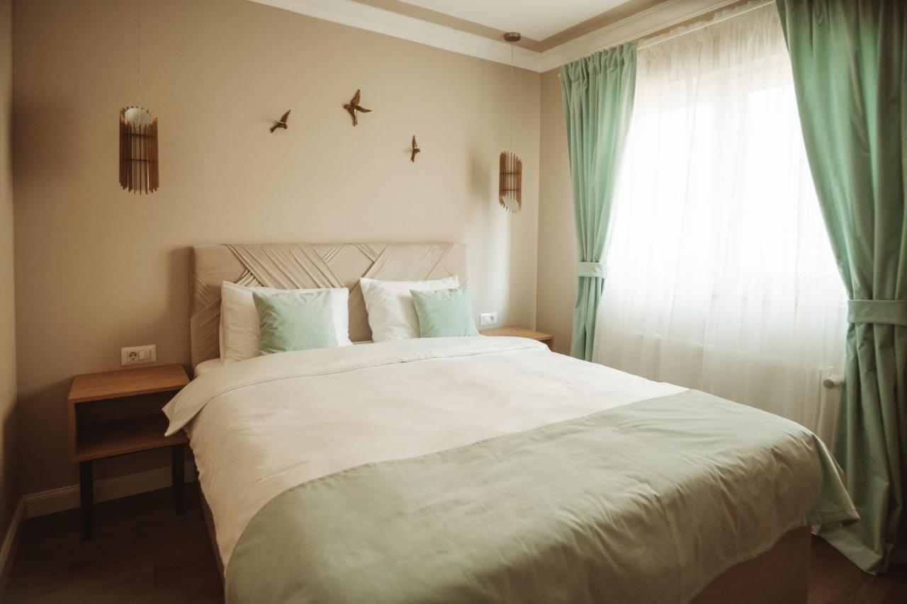 B59 Boutique Hotel Campulung Moldovenesc Luaran gambar