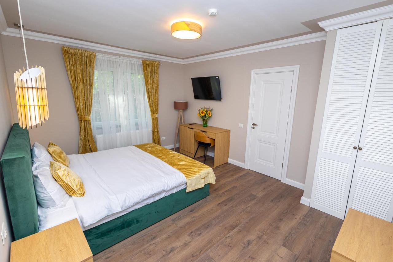 B59 Boutique Hotel Campulung Moldovenesc Luaran gambar